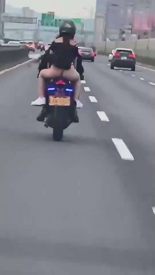 moto0e700be1f6759470.mp4